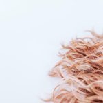 Suplementy na włosy: przewodnik po wzroście i wzmocnieniu włosów